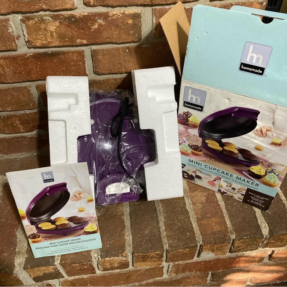 Purple Mini Cupcake Maker - Picture 2 of 5